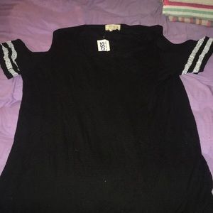 Black and White Shoulder Hole Tee!